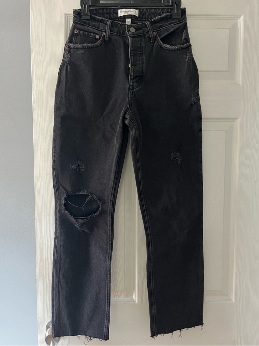 Abercrombie & Fitch Curve Love The Dad High Rise Detressed Jeans Black 0R / 25